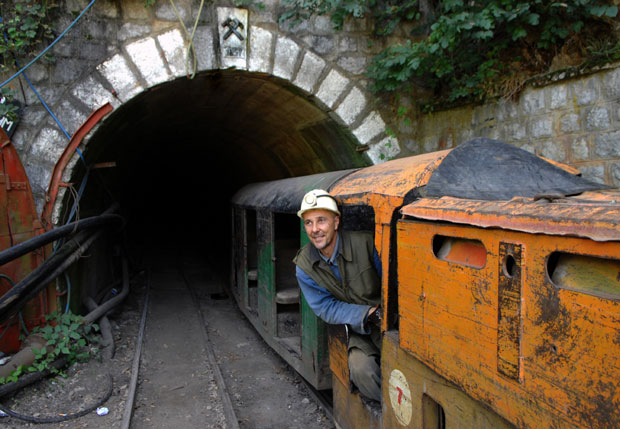Шанса за отварање пет рудника